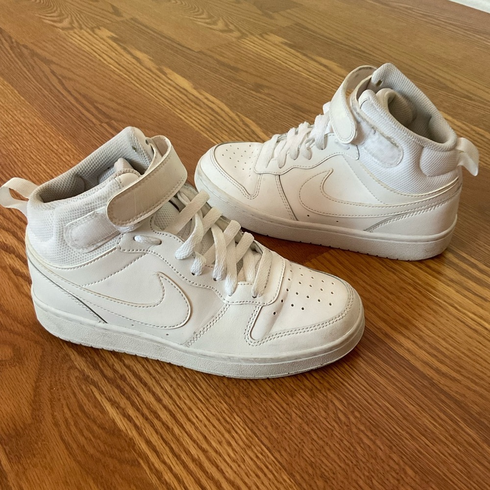 Nike Court Borough Mid 2